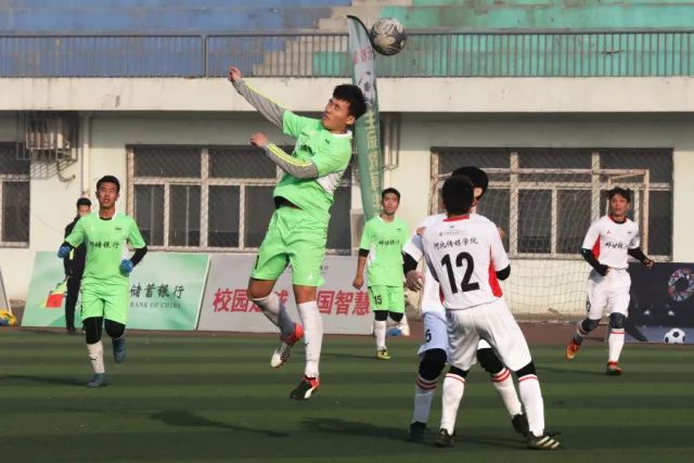 多特新援疑似十字韧带撕裂将缺阵半年